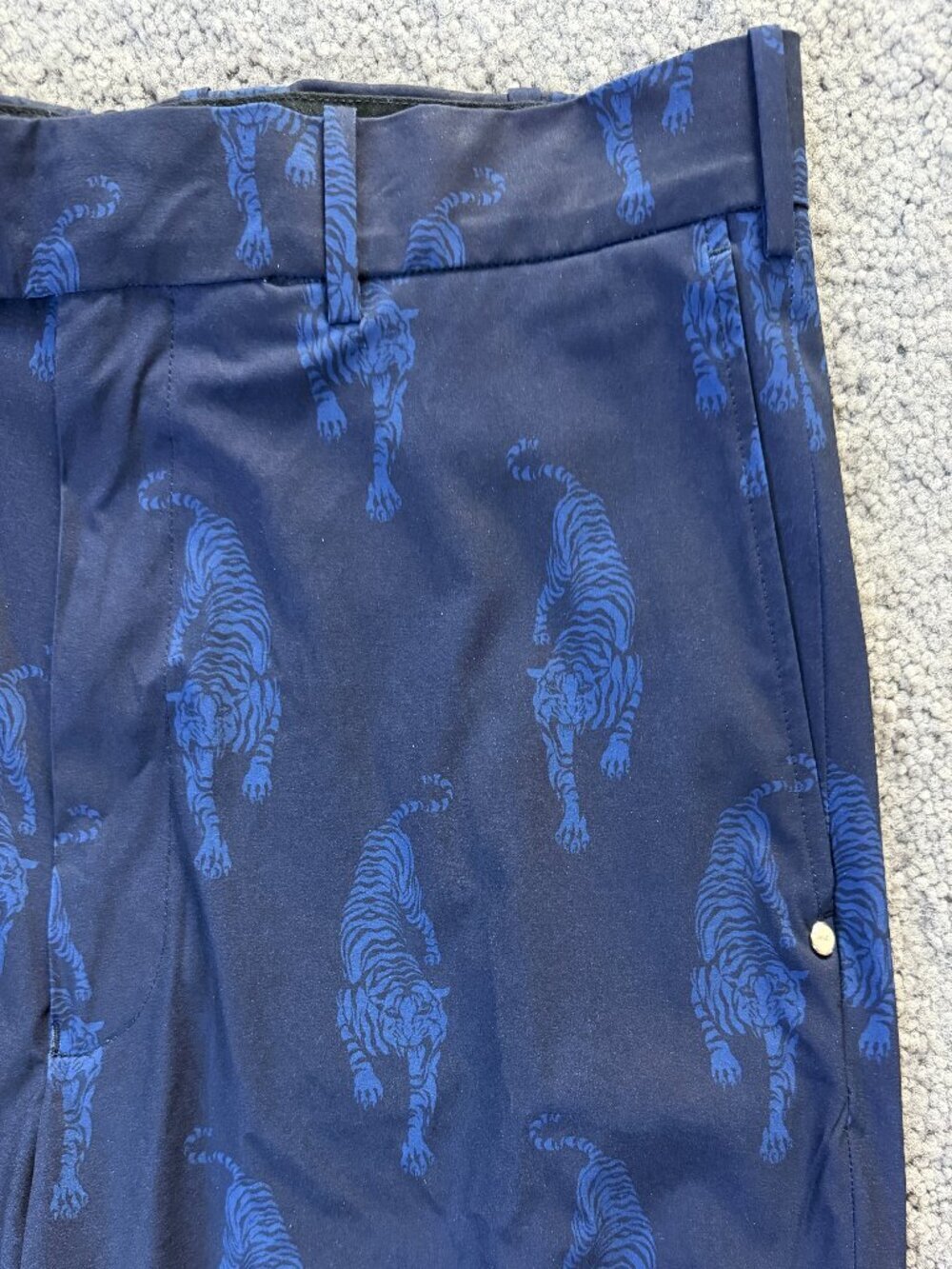 RLX Ralph Lauren Golf Shorts - Blue with Tiger Pattern - Size 36 - New With Tags - Picture 2 of 12